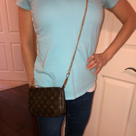 louis vuitton neverfull pochette crossbody
